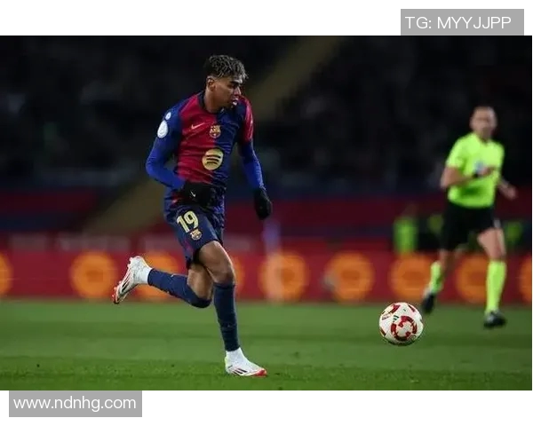 足球明星的奢华生活揭秘他们如何用财富和名声改变世界